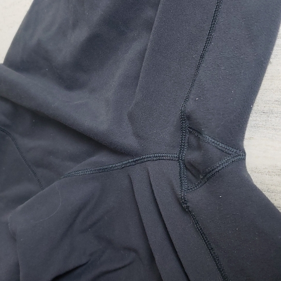 Victoria's Secret Sport gray yoga capri workout leggings Size Medium - Picture 6 of 6